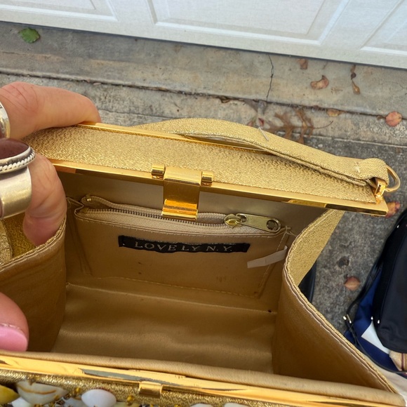 Vintage Gold Pearl Purse - Picture 3 of 3